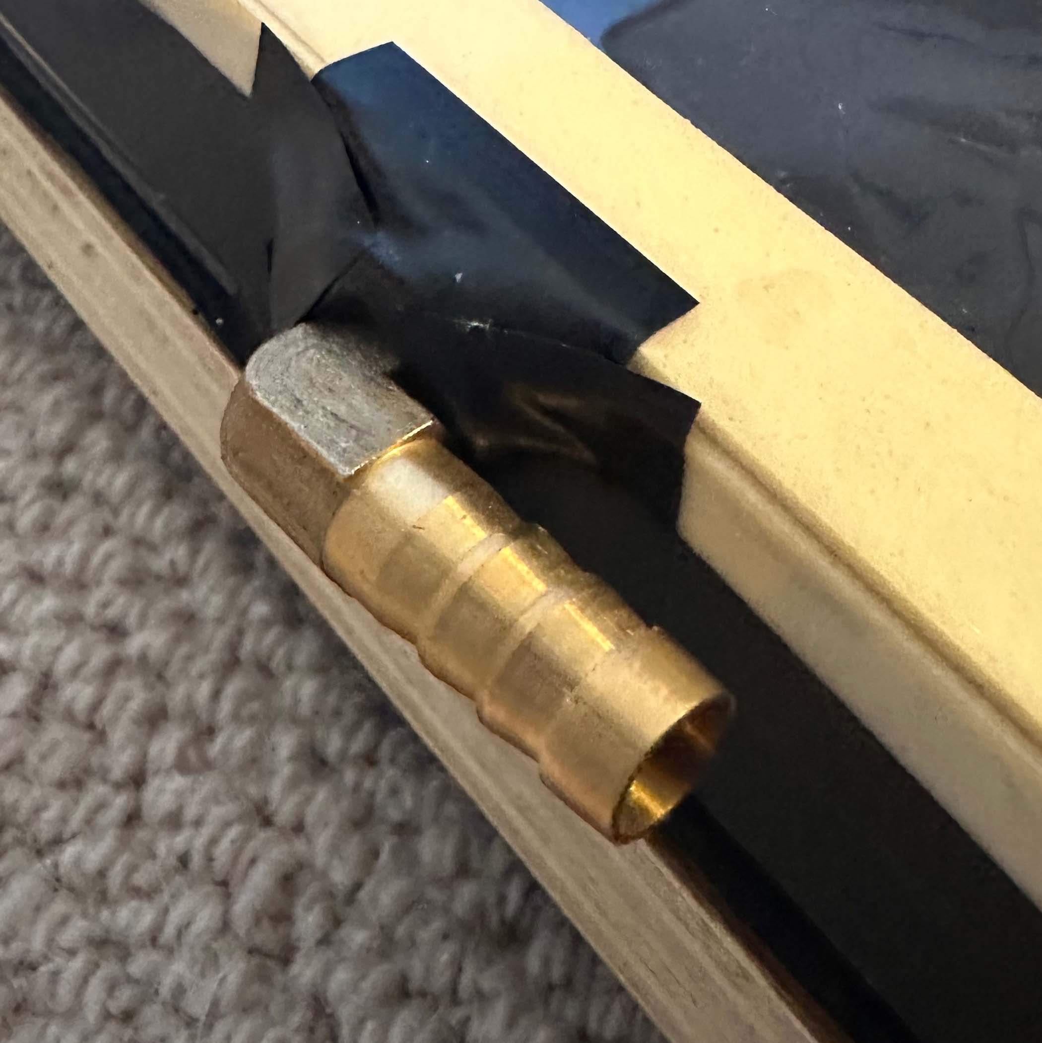 Brass barbed nozzle connector 90 degree elbow